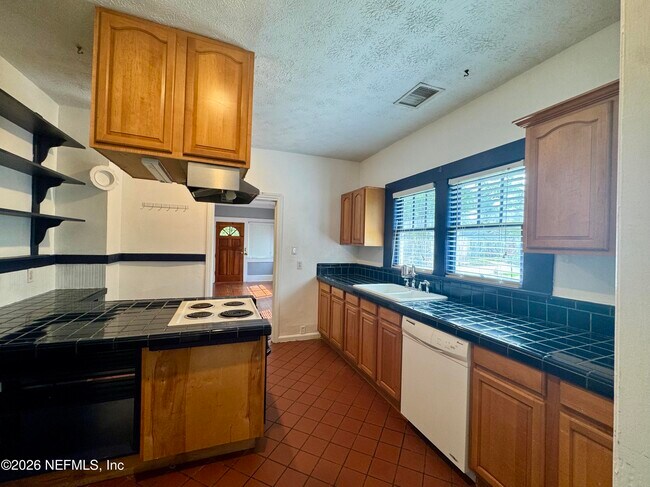 Building Photo - 1250 Dancy St