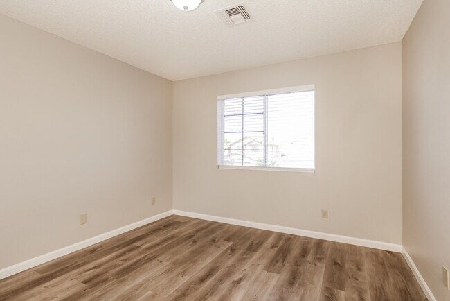 Building Photo - 4045 W Avenida Del Sol