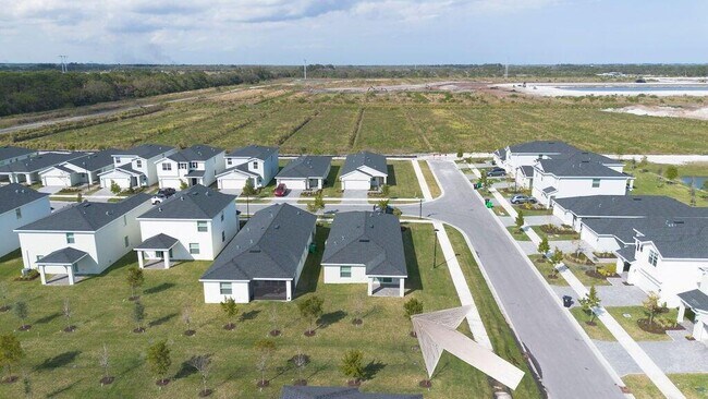 Building Photo - 11146 NW Fernbrook Dr