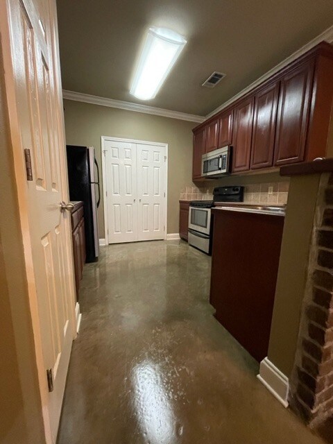 Building Photo - Rowyn Oaks