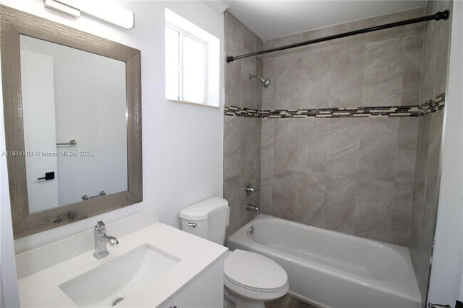 Building Photo - 15239 SW 134th Ct