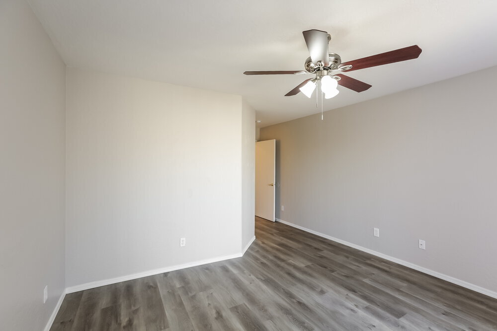 Building Photo - 11402 W Mohave St