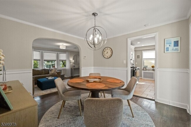 Building Photo - 24 E Harrison Pl