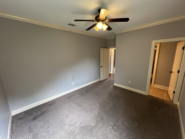 Building Photo - 7335 Oak View Dr.