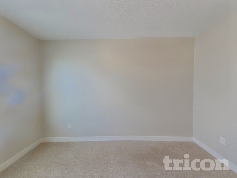 Building Photo - 2882 Dickens Dr