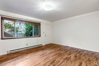 Building Photo - 121A SE 30th Pl