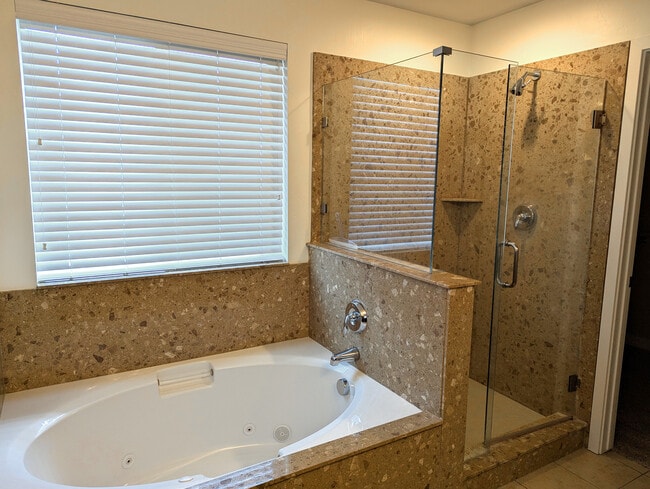 Building Photo - 7514 Lucca Ct