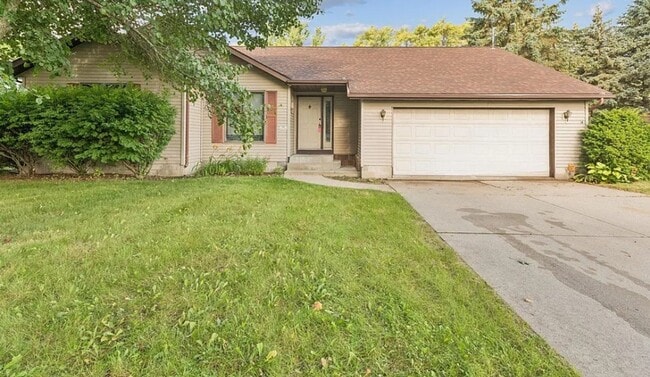 Building Photo - Huge yard on a corner lot.  Just out of town but close to everything