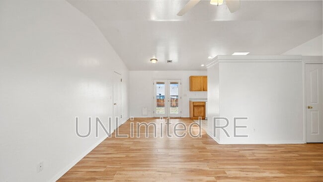 Building Photo - 6145 N Old McDonald Dr