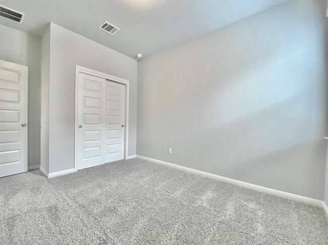 Building Photo - 2420 Pecan Island Dr