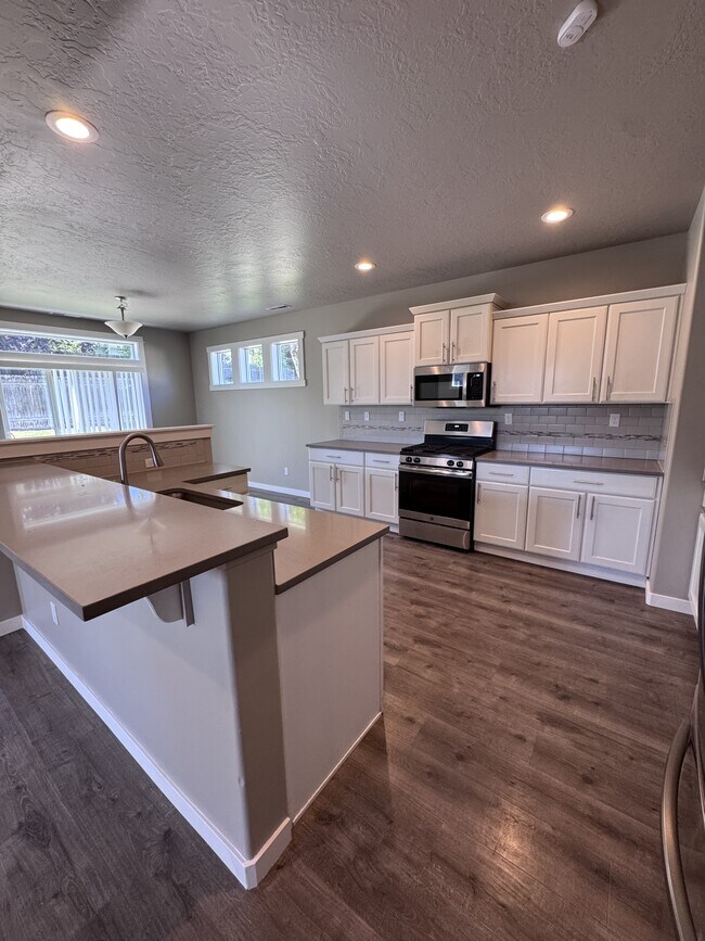 Building Photo - 9543 W Goldenpond Ct