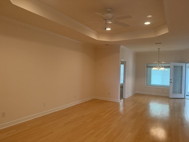 Building Photo - 500 Ashbrook-