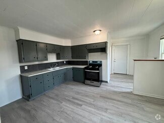 Building Photo - 312 Maple St