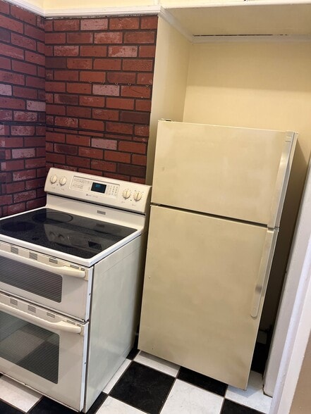 Building Photo - 14 Beacon St