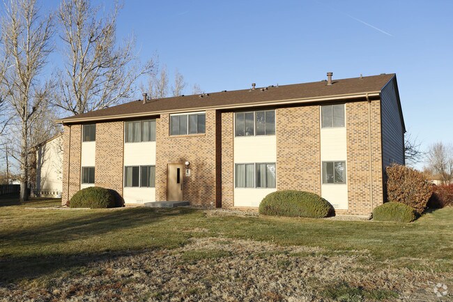 Primary Photo - Adams Park Apartments