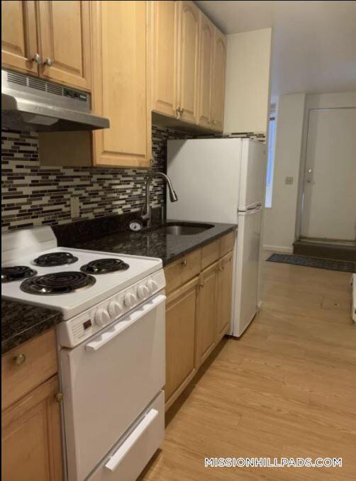 Building Photo - 2 Shepherd Ave