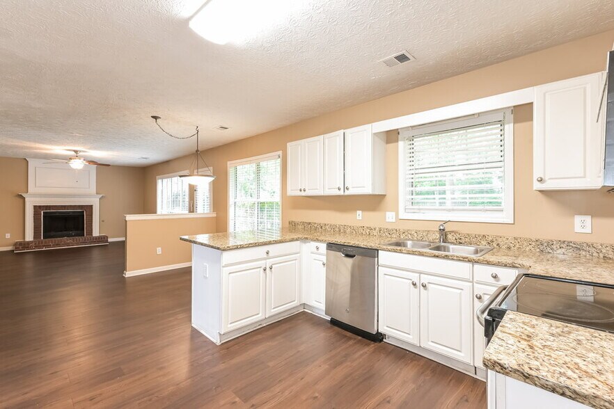 Building Photo - 2835 Evergreen Eve Crossing