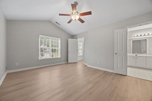 Building Photo - Charming 3-Bedroom Home,  minutes from Downtown Durham & Duke, Pet Friendly!