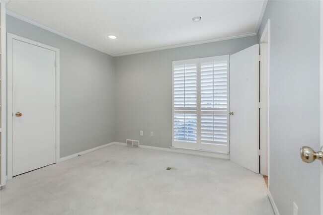 Building Photo - 6926 Colfax Dr