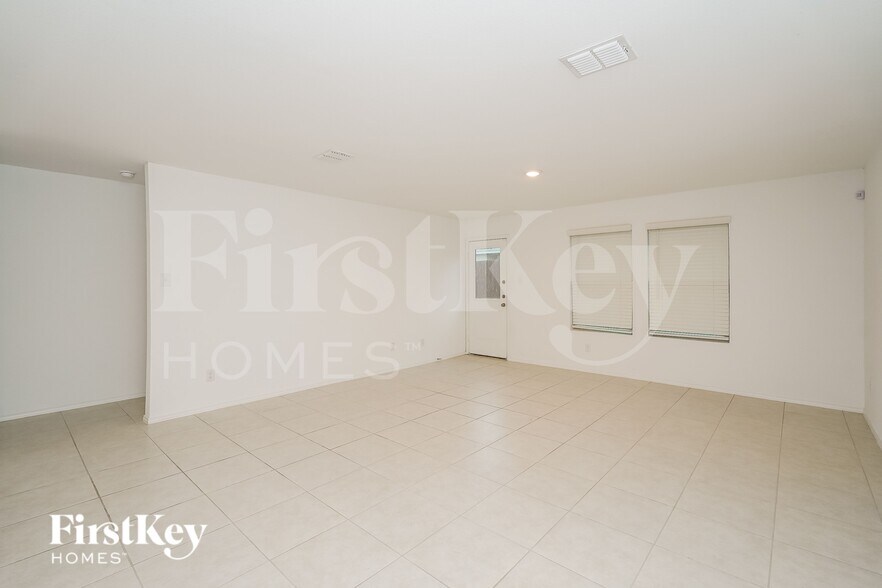 Building Photo - 14841 Firerock Rd