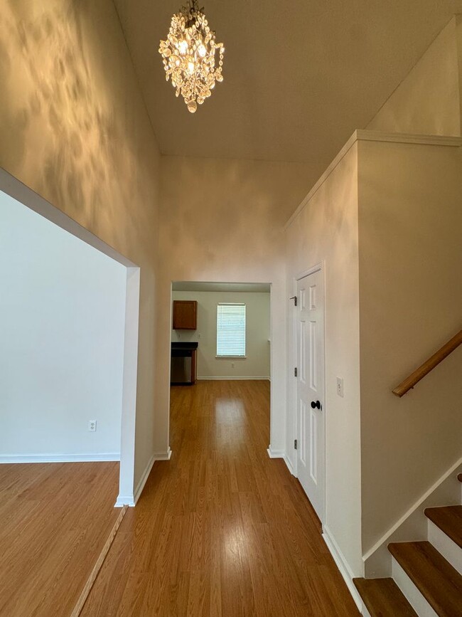 Building Photo - 6718 Pole Creek Dr