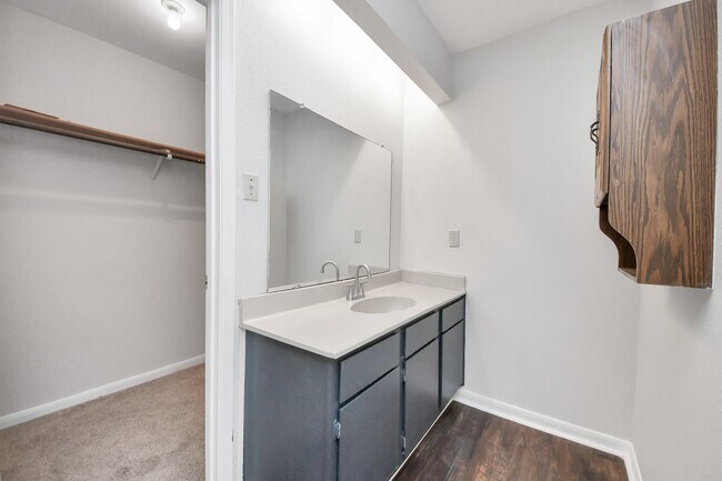 Building Photo - 14802 Scotter Dr