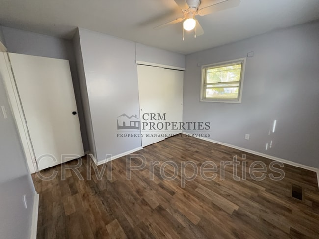 Building Photo - 1109 E Cornell Rd