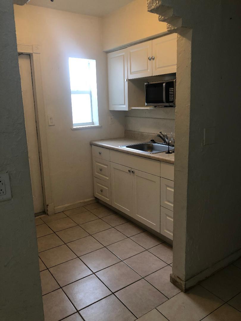 Building Photo - 1724 Rodman St