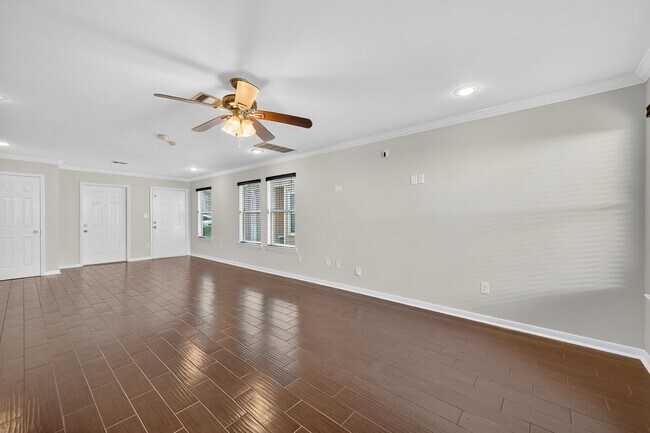 Building Photo - 6115 Shadow Isle Ln