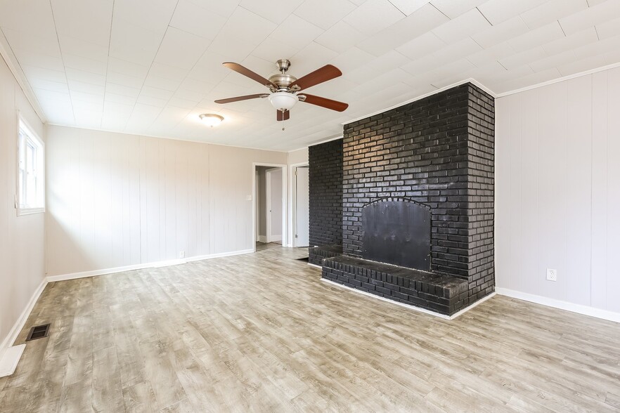 Building Photo - 108 Golden Grove Cir