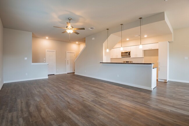Primary Photo - AVAILABLE NOW! GORGEOUS 4 BEDROOM DUPLEX L...