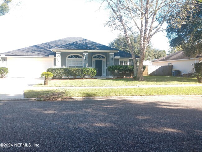 Building Photo - 14019 Crestwick Dr W