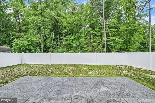 Building Photo - 529 Currant Cir