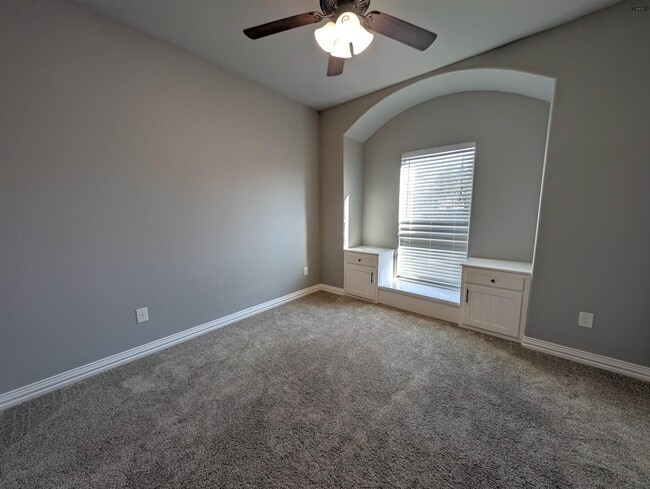 Building Photo - 2916 S Shepherds Glen