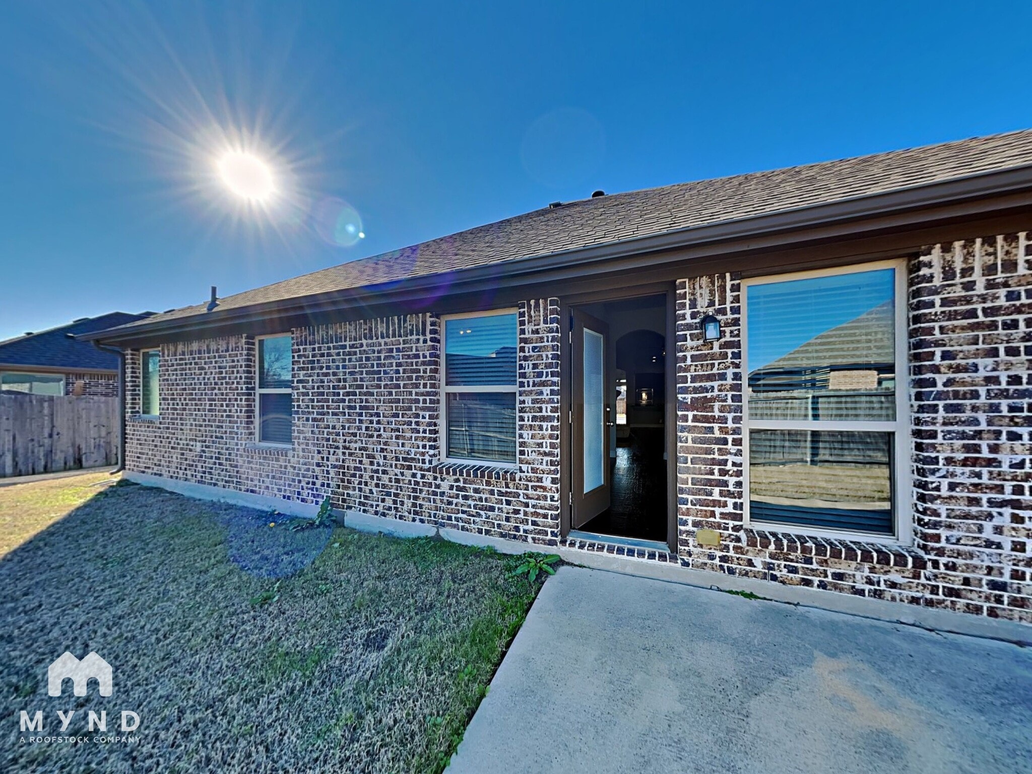 Building Photo - 4424 Oak Bluff Dr