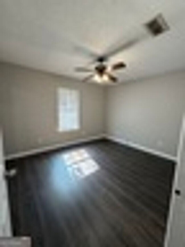Building Photo - 73 Talbot Ct