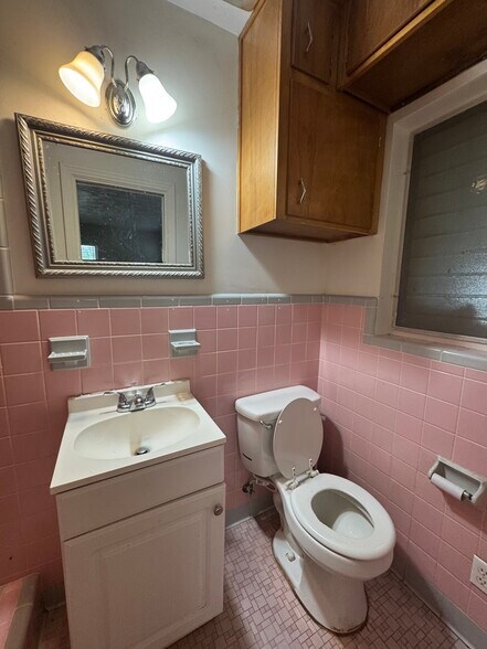 Building Photo - 357 Dubs Dr