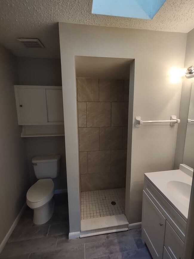 Building Photo - Indian Trails 3 Bedroom 2 Bath!
