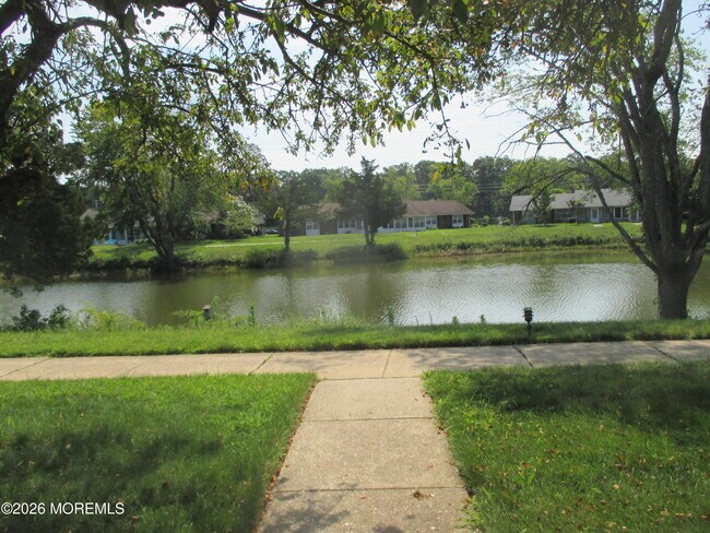 Building Photo - 363B Chesterfield Ct