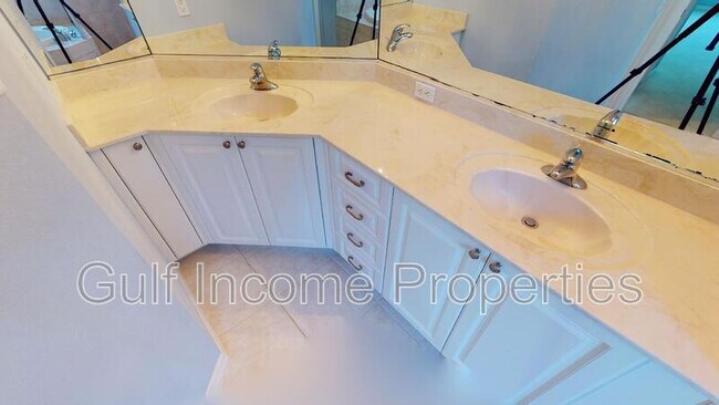 Building Photo - 7423 Riviera Cove