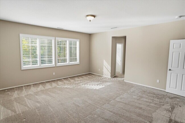 Building Photo - Spacious Alta Vista Valencia Home with Loft, Private Yard, and Community Amenities