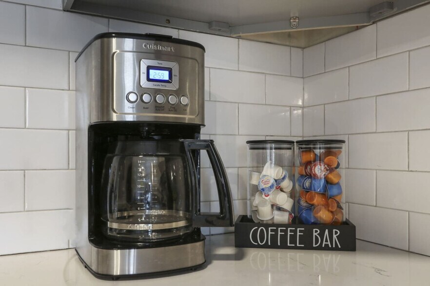 Building Photo - 4934 Kingston Ave