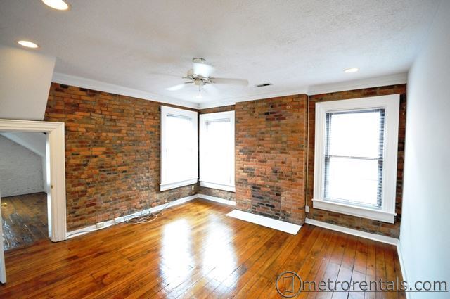 Living Room - 321 E Livingston Ave