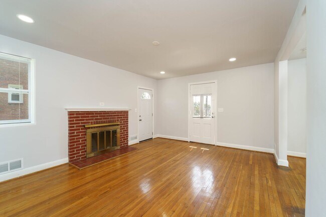 Building Photo - 10024 Lorain Ave