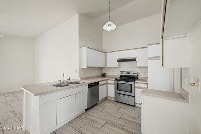 Building Photo - 8563 W Mission Ln