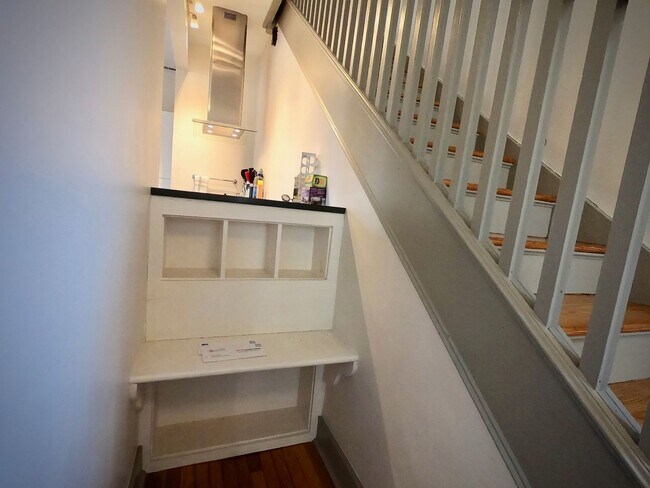 Building Photo - 5444 Claybourne St