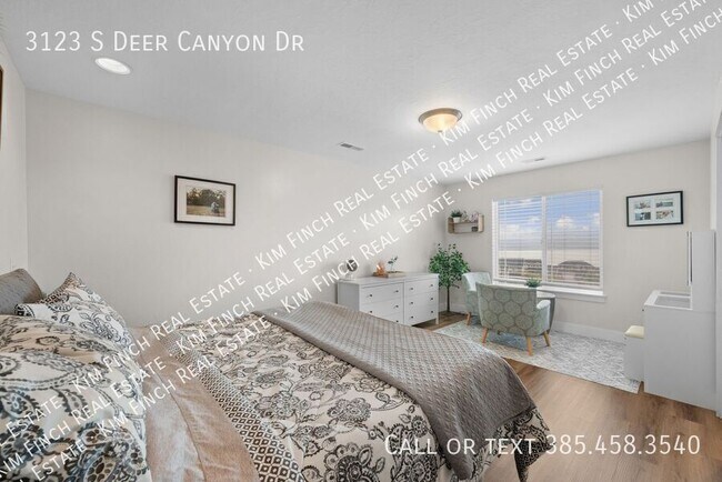 Building Photo - 3123 W Deer Canyon Dr