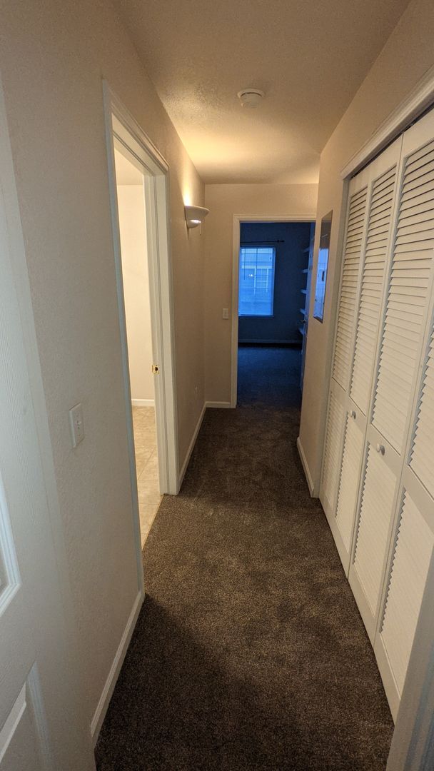 Building Photo - AWESOME 2-BEDROOM CONDO INCL. GARAGE, SWIM...