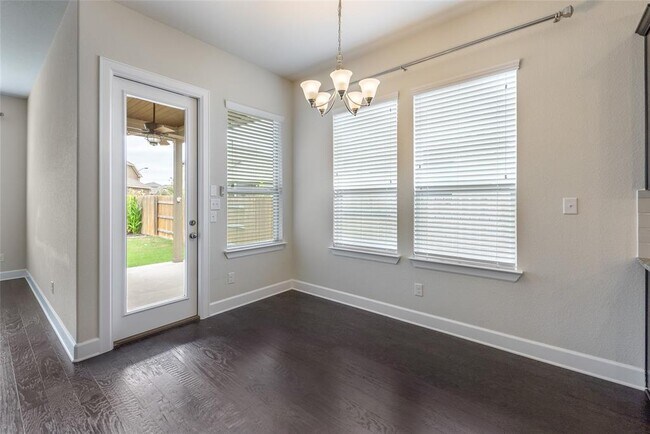 Building Photo - 3043 Hidalgo Loop