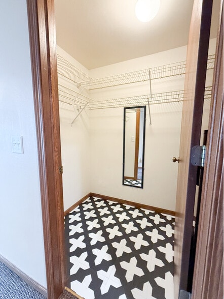 Building Photo - 123 3rd St